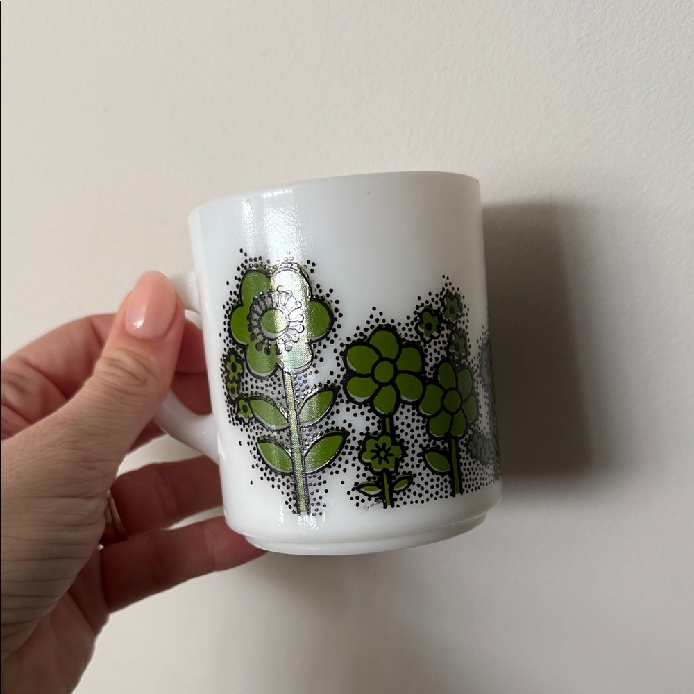Vintage Milk Glass Green Retro Boho Floral Flowers Mug Cup